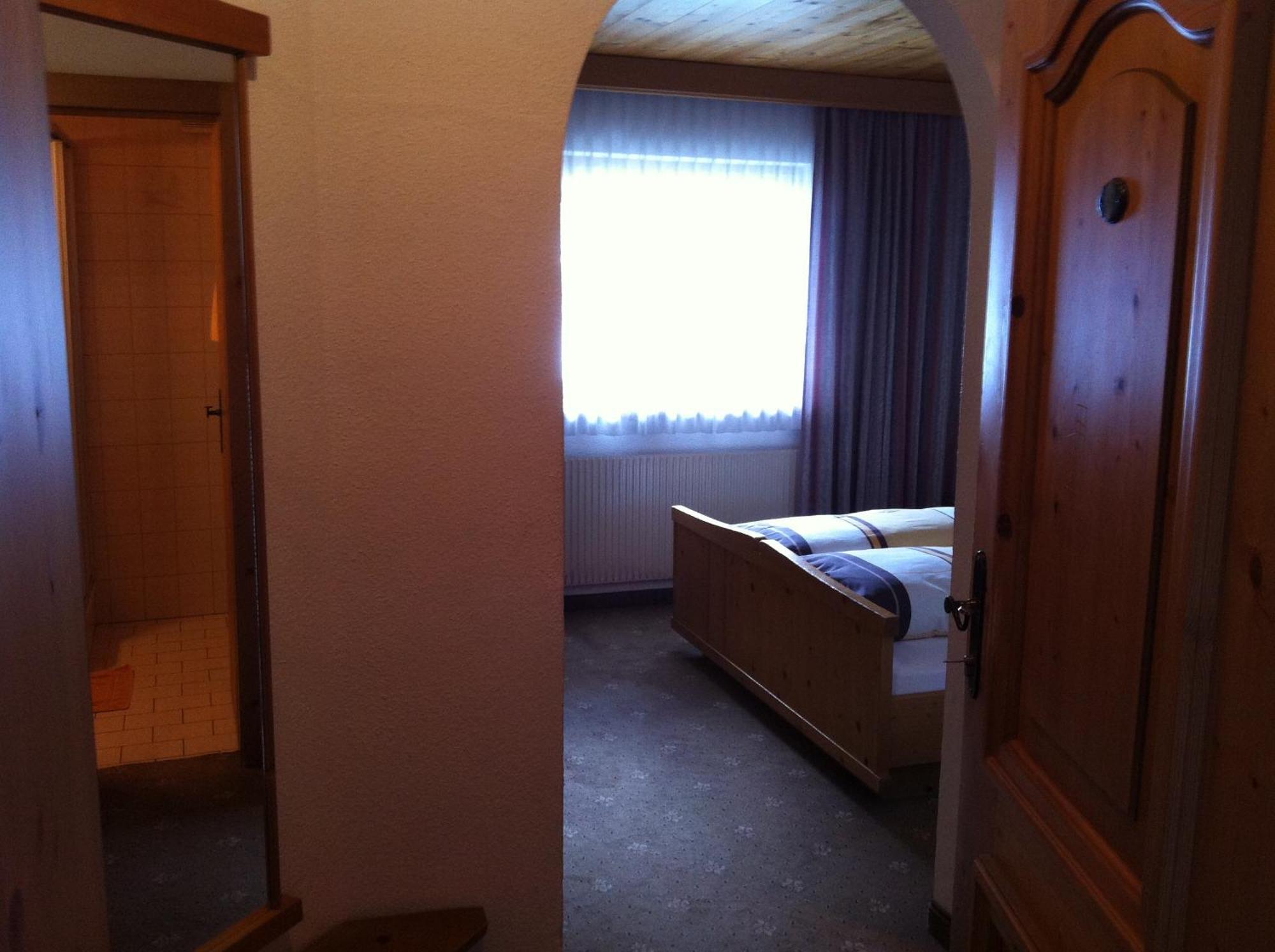 Hotel Garni Pfandl ノイシュティフト・イム・シュトゥーバイタール エクステリア 写真