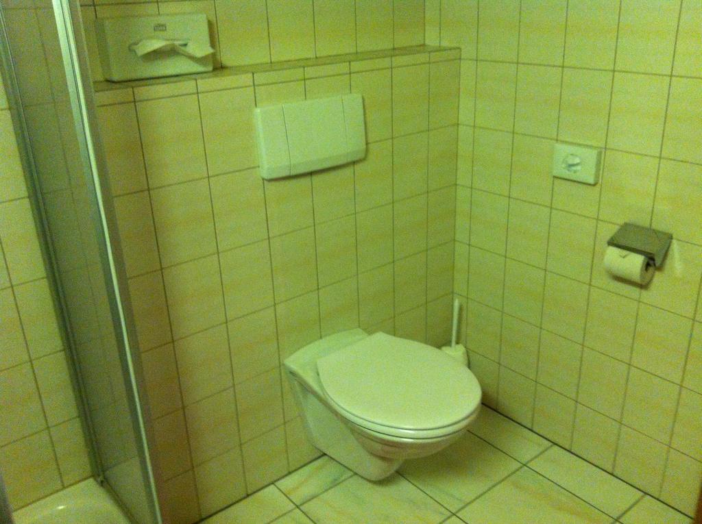 Hotel Garni Pfandl ノイシュティフト・イム・シュトゥーバイタール 部屋 写真