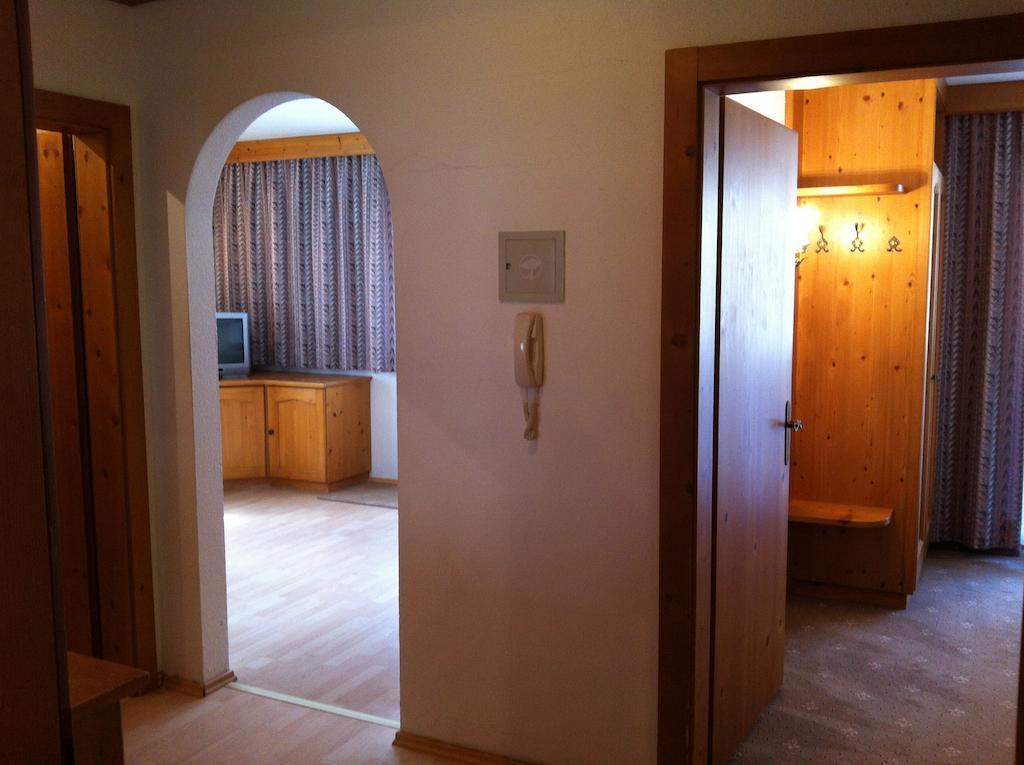 Hotel Garni Pfandl ノイシュティフト・イム・シュトゥーバイタール 部屋 写真